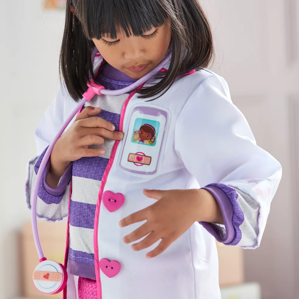 Disney Store Déguisement Docteur La Peluche Pour Enfants 3 Disney Store Déguisement Docteur La Peluche Pour Enfants – Image 3