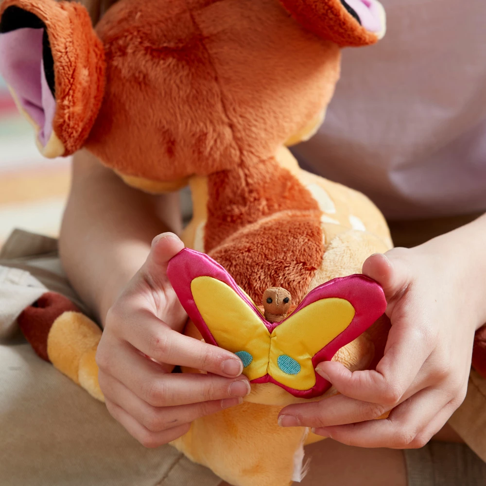 Peluche Bambi De Taille Moyenne Avec Papillon 4 Peluche Bambi De Taille Moyenne Avec Papillon – Image 4