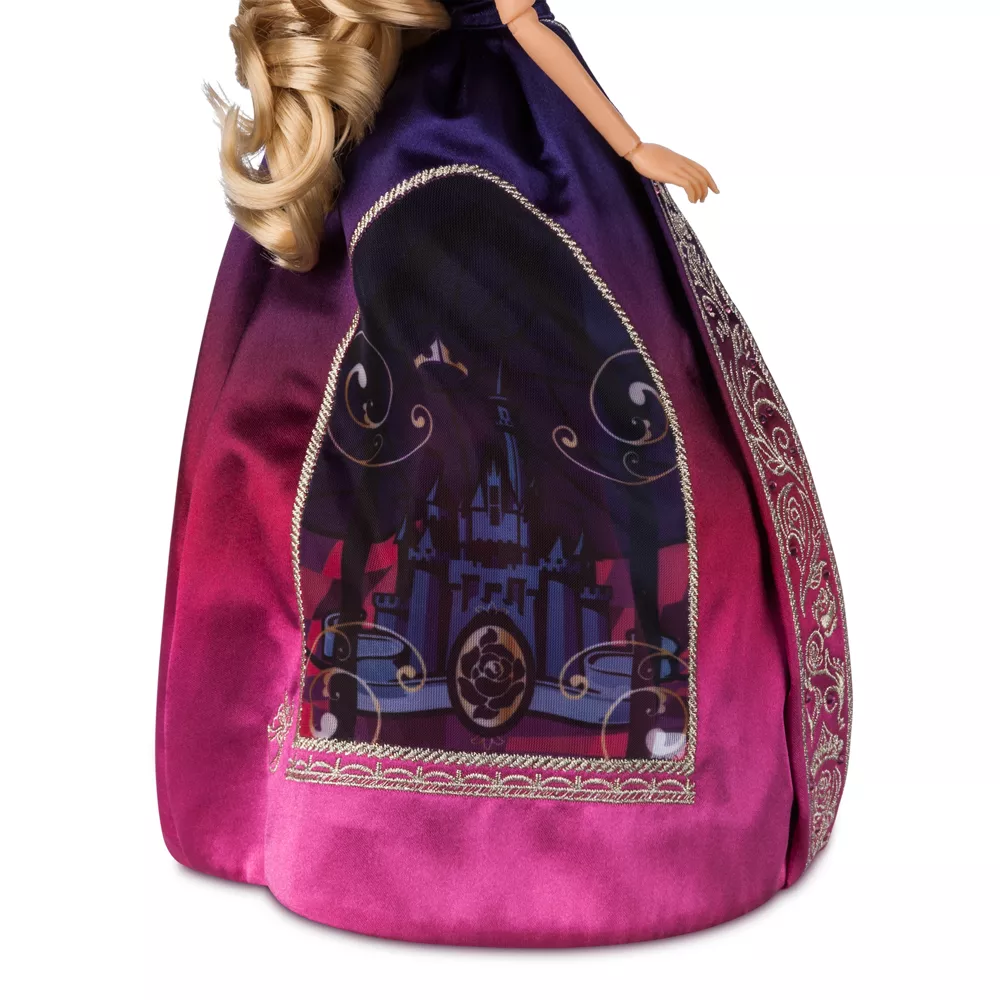 Disney Store Poupée Aurore En édition Limitée, La Grande Fête Des Princesses 5 Disney Store Poupée Aurore En édition Limitée, La Grande Fête Des Princesses – Image 5